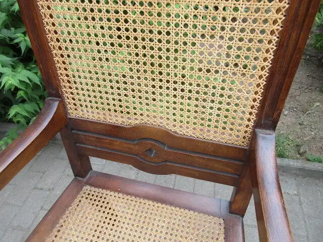 alter Stuhl Armlehnstuhl  Nussbaum Korbgeflecht Gründerzeit um 1890  5