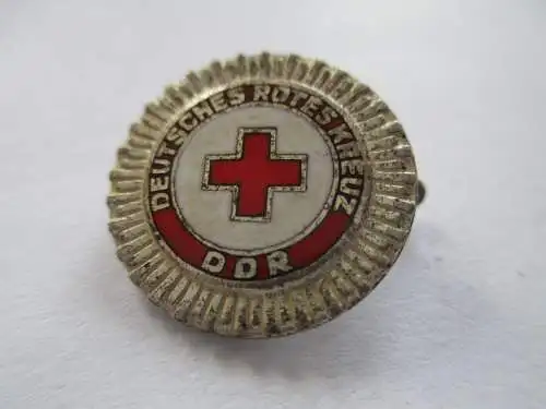 DDR   DRK  Treueabzeichen emailliert  Silber 20 Jahre  1972-82