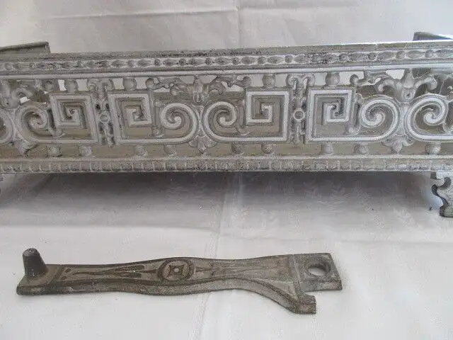 alter Aschefänger Ofenvorsetzer Ofenvorsatz Gusseisen Jugendstil Gründerzeit 1