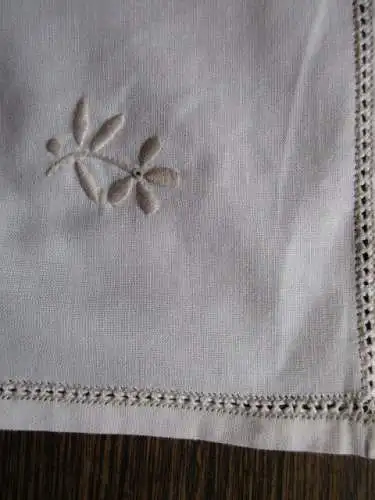 herrliche alte Tischdecke Mitteldecke Leinen Hohlsaum Stickerei Handarbeit 