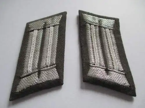 NVA -  Kragenspiegel  mot.-Schützen   Offiziere  weiß  gestickt