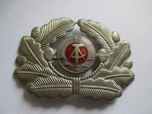 NVA  Mützenkokade für Offiziere