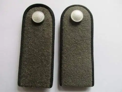 NVA 1 paar Schulterstücke Soldat Pioniere schwarz  alte Form