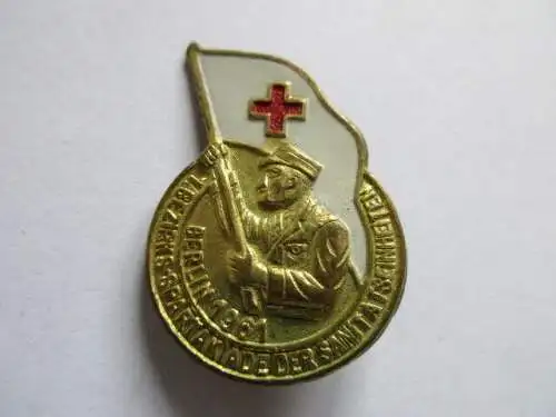 DDR Abzeichen 1 Bezirksspatakiade der Sanitätseinheiten Berlin 1961