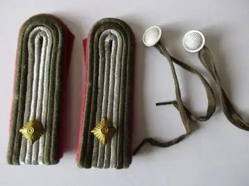 NVA 1 paar Schulterstücke  Fähnrich grober Stoff  Panzer