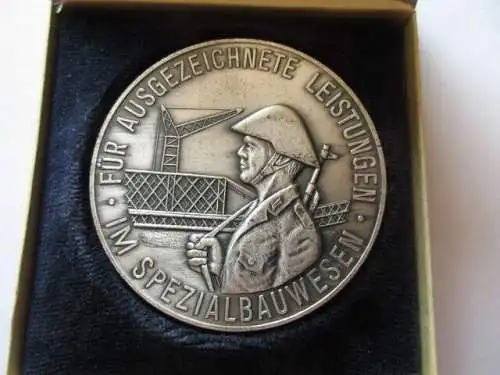 DDR Medaille NVA Für ausgez. Leistungen im Spezialbauwesen