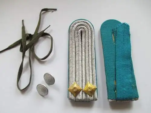 NVA 1 paar Schulterstücke   Leutnant  Luftstreitkräfte