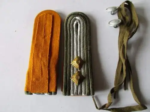 NVA 1 paar Schulterstücke Oberfähnrich gelb