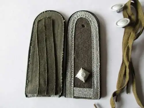 NVA 1 paar Schulterstücke Feldwebel Pioniere schwarz