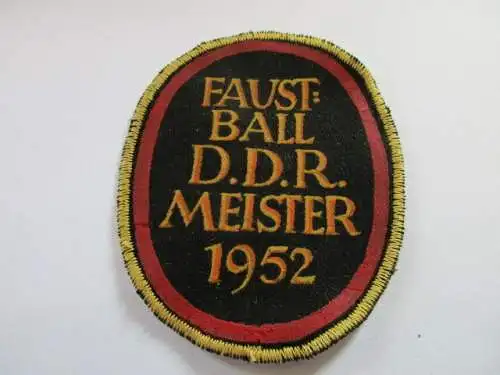 Aufnäher  FAUST : BALL D.D.R. Meister 1952
