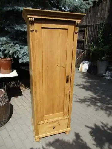 Kleiderschrank Dielenschrank Schrank Jugendstil um 1900 Weichholz 61 cm breit