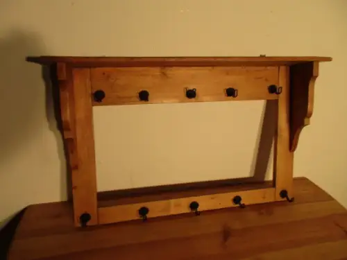 Wandbord Weichholz mit 10 Haken für Tassen oder Becher