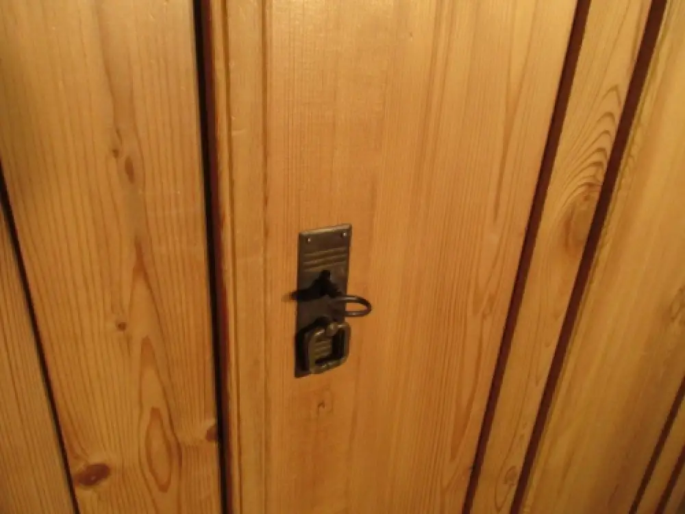 zweitüriger Kleiderschrank Dielenschrank  Jugendstil um 1900  Weichholz Zerleger 3