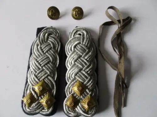 NVA Volksmarine paar Schulterstücke  Kapitän zur See