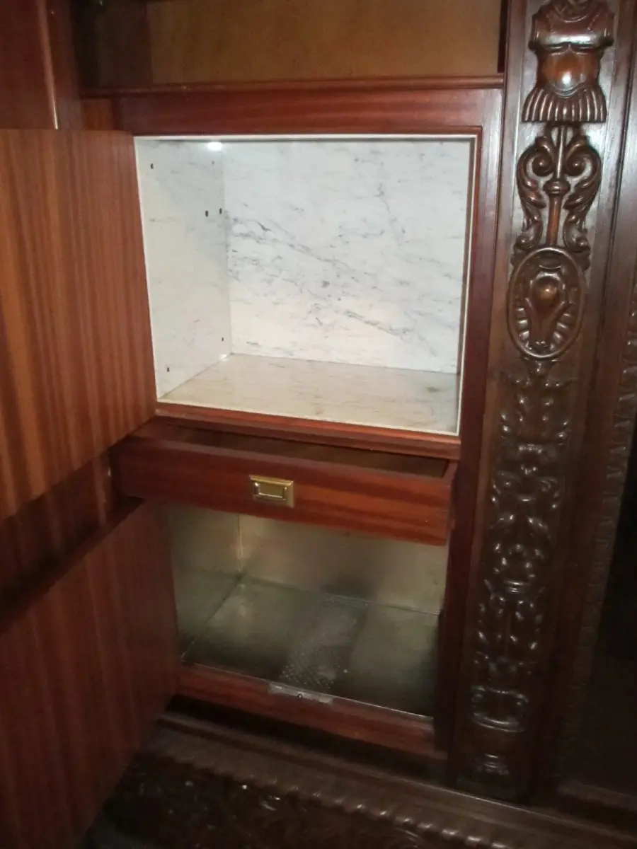 Bücherschrank Ratsherrenschrank 5