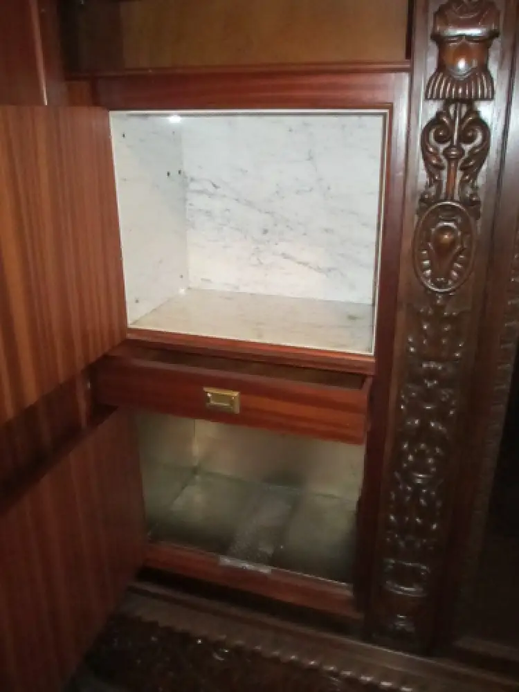 Bücherschrank Ratsherrenschrank 5