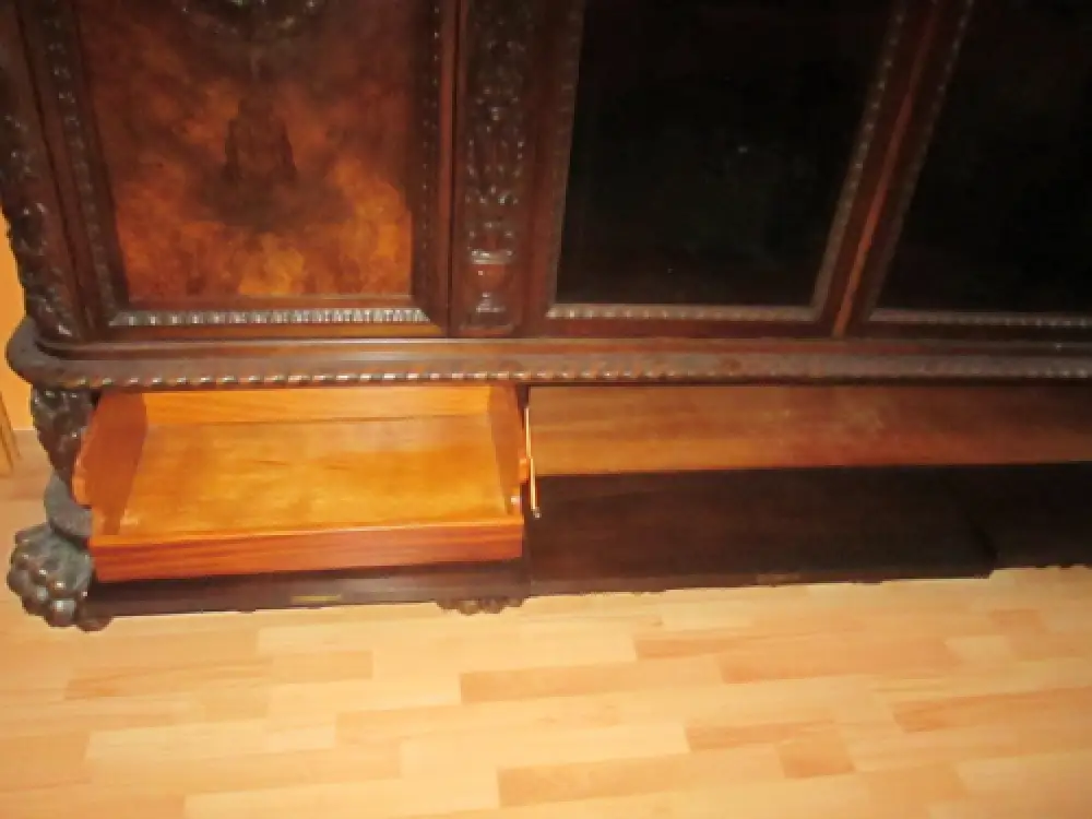 Bücherschrank Ratsherrenschrank 8