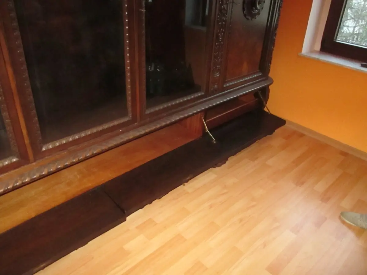 Bücherschrank Ratsherrenschrank 9