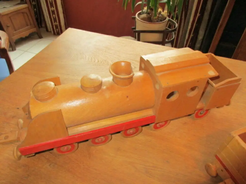  DDR Holzeisenbahn Bahn  ca. 140 cm lang 2