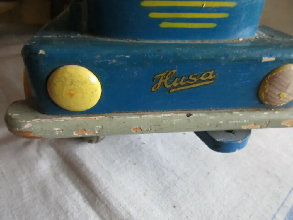  LKW mit Anhänger Holzauto der Firma HUSSA 1