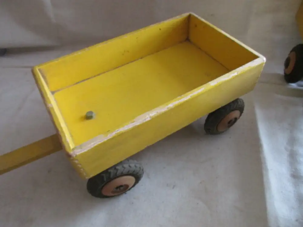  LKW mit Anhänger Holzauto der Firma HUSSA 7