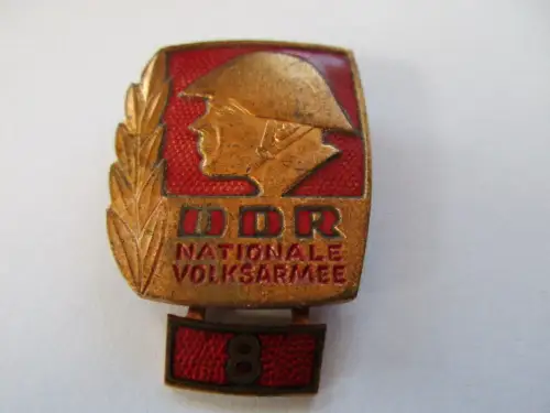DDR  NVA  Bestenabzeichen Stufe 8 emailliert