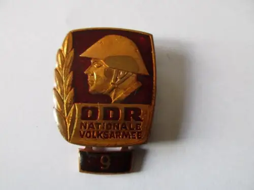 DDR  NVA  Bestenabzeichen Stufe 9 poly.