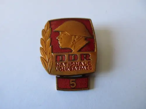 DDR  NVA  Bestenabzeichen Stufe 5 emailliert