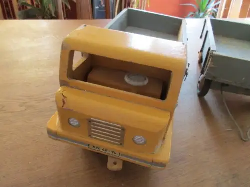 Holz LKW  mit Anhänger