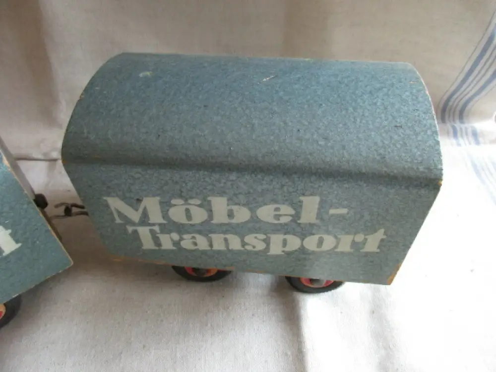 Möbeltransport mit Anhänger LKW Holzauto der Firma Wolfi 3