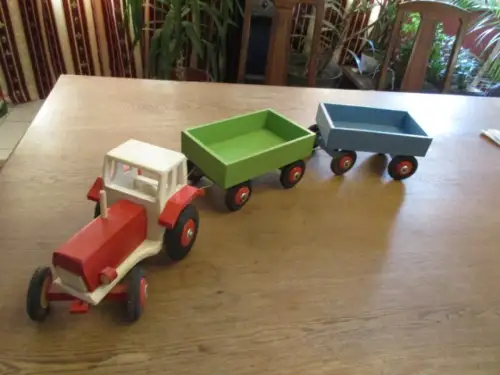 Traktor mit 2 Anhänger ZT 300