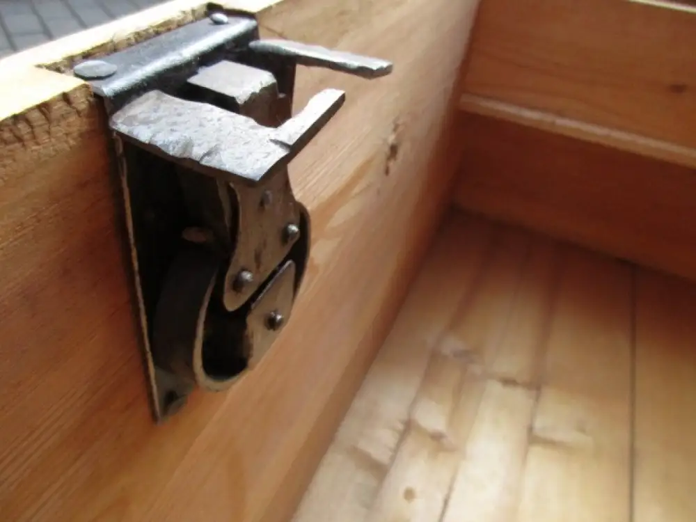 Truhe Flachdeckeltruhe Biedermeier um 1860 Weichholz Nr. 1 9