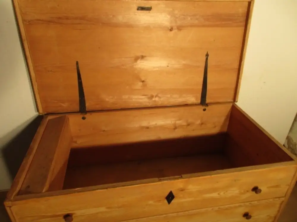 Truhe Flachdeckeltruhe Truhenkommode  Biedermeier um 1860 Weichholz Nr. 22 8