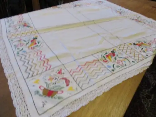 wunderschönes altes Tischtuch Tischdecke Leinen  Stickerei 140 x 130