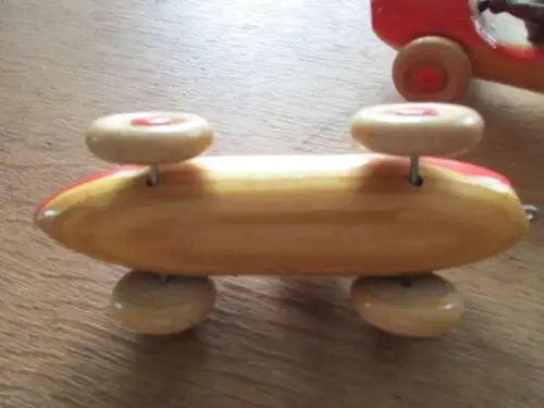 zwei Rennwagen