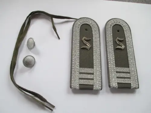 NVA 1 paar Schulterstücke Offiziersschüler  3 Jahr   Luftverteidigung