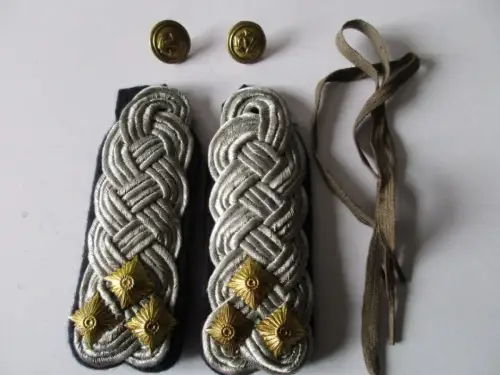 NVA Volksmarine paar Schulterstücke  Kapitän zur See