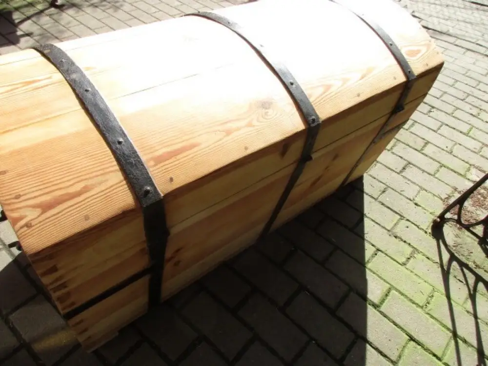 Prunktruhe Buckeltruhe Runddeckeltruhe Truhe Biedermeier um 1870 Weichholz Nr. 3 6