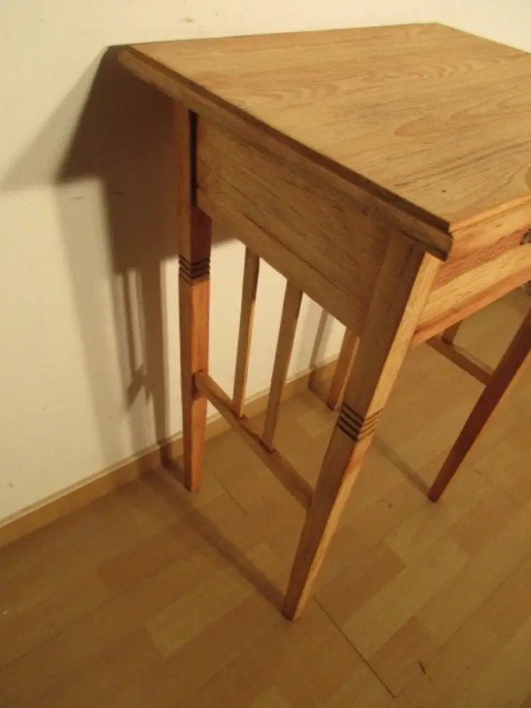 Tisch  mit Schublade Jugendstil um 1900 Weichholz 1