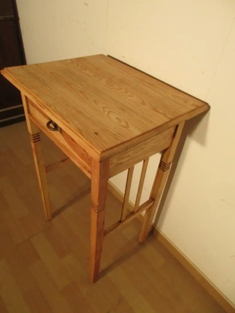 Tisch  mit Schublade Jugendstil um 1900 Weichholz 4