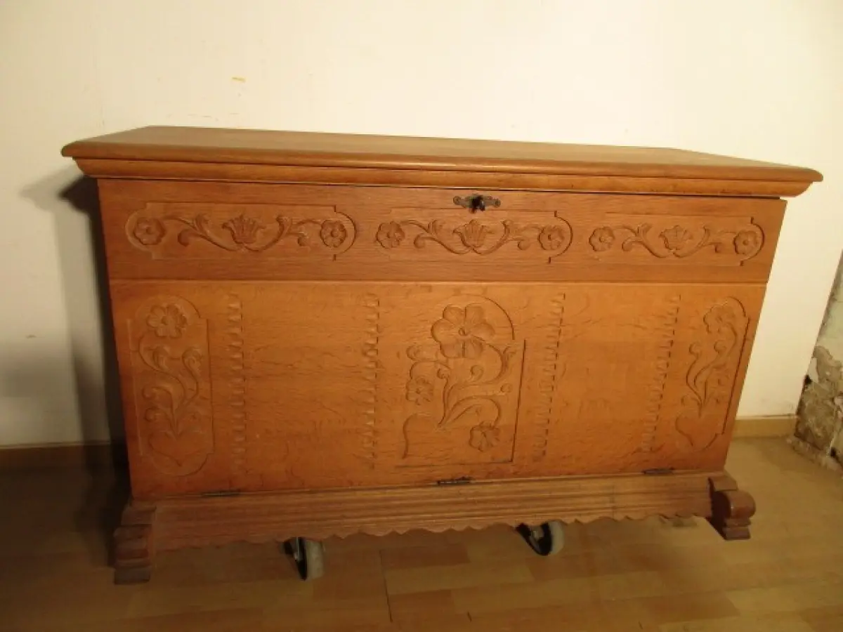 Truhe Flachdeckeltruhe Truhenkommode  Jugendstil um 1900 Eiche hell