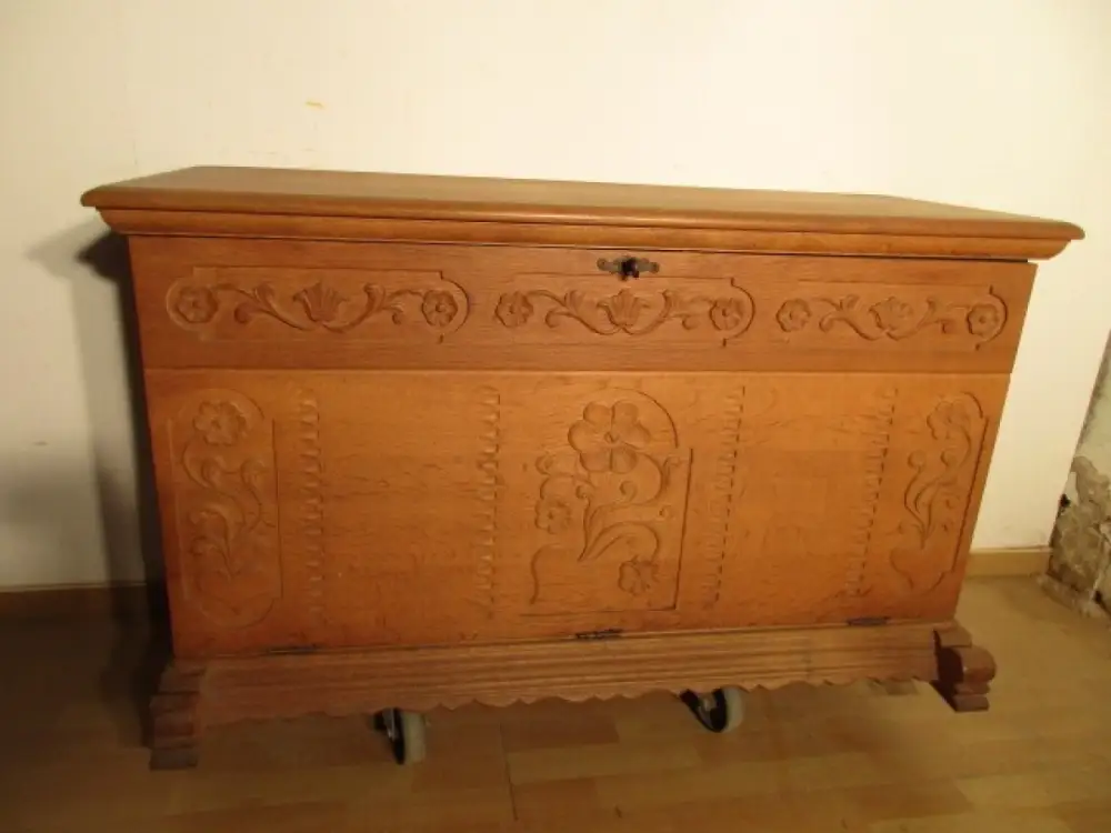 Truhe Flachdeckeltruhe Truhenkommode  Jugendstil um 1900 Eiche hell 0