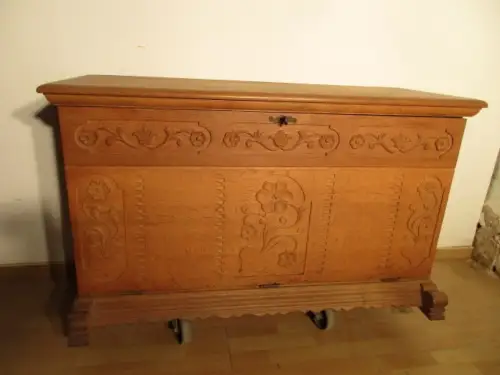 Truhe Flachdeckeltruhe Truhenkommode  Jugendstil um 1900 Eiche hell