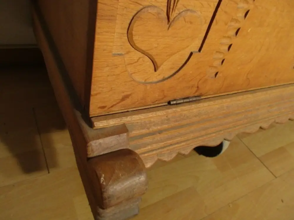 Truhe Flachdeckeltruhe Truhenkommode  Jugendstil um 1900 Eiche hell 3