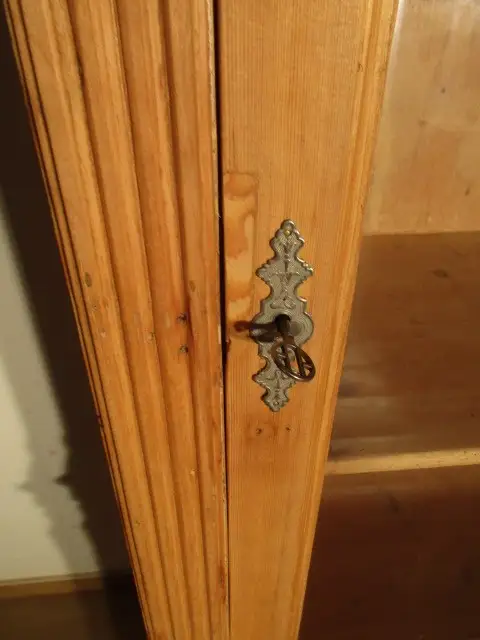 Vitrine Schrank  Gründerzeit  um 1880 mit zwei Schübe 2