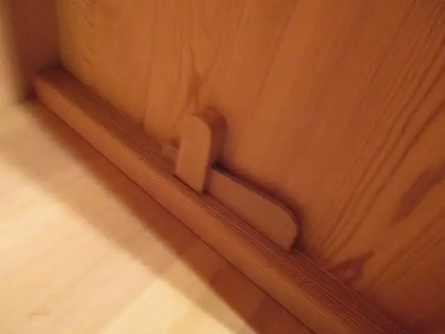 zweitüriger Kleiderschrank Dielenschrank  Jugendstil um 1900  Weichholz Zerleger 10