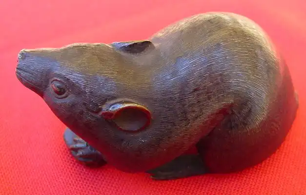 (1018800) Sehr alte Rattenfigur. Japanische /asiatische Bronze, um 1890, 420 Gramm ! 
 1