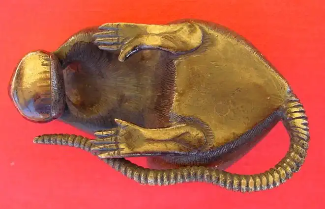 (1018800) Sehr alte Rattenfigur. Japanische /asiatische Bronze, um 1890, 420 Gramm ! 
 2