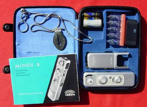 (1018790) Uralte MINOX B Camera mit Zubehör. Funktionstüchtig 