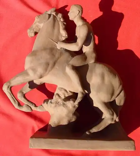 (1019316) Karlsruher Majolika Nr. 4566. Große Reiterfigur 


